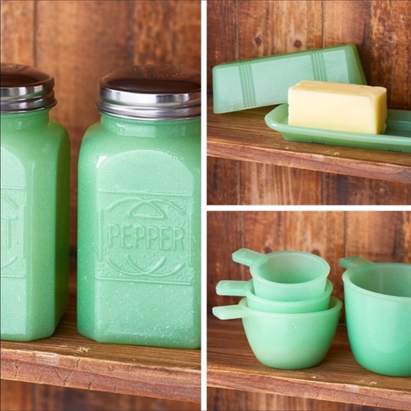 Kitchen Nwt Vintage Style Green Glass Saltpepper Set Poshmark